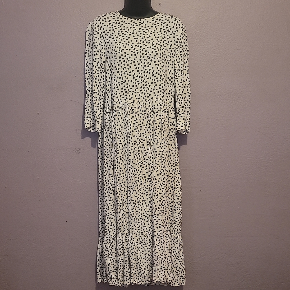 Zara Black and White Long Sleeve Dress